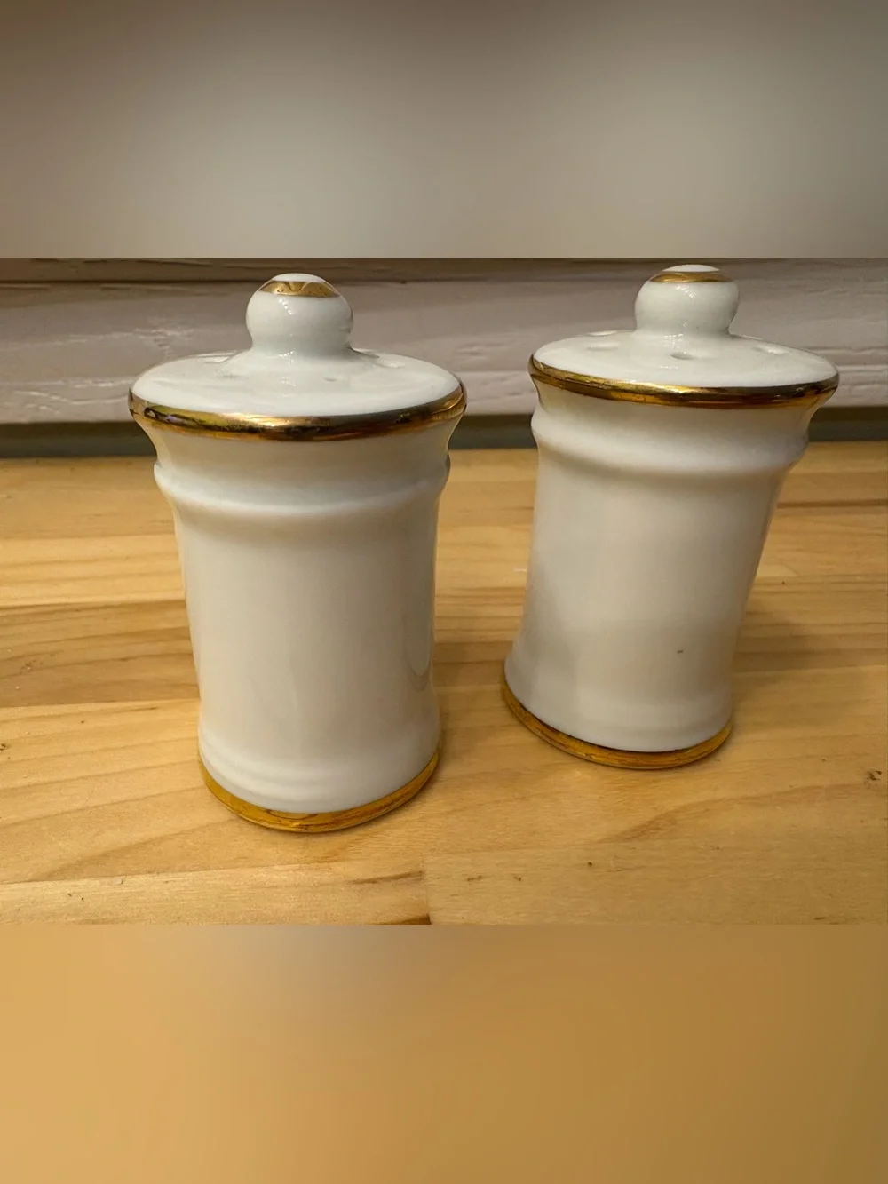 Disney Vintage salt & Pepper shakers Columbia Mark Twain Disneyland Souvenir